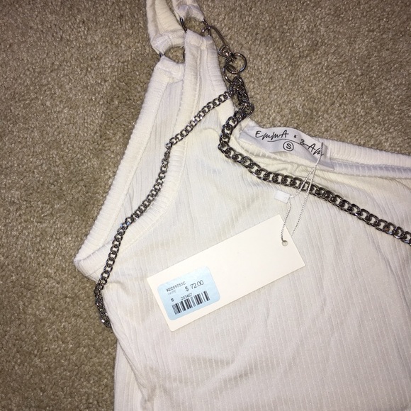 ACCEPTING OFFERS LF one shoulder chain top - Picture 4 of 5